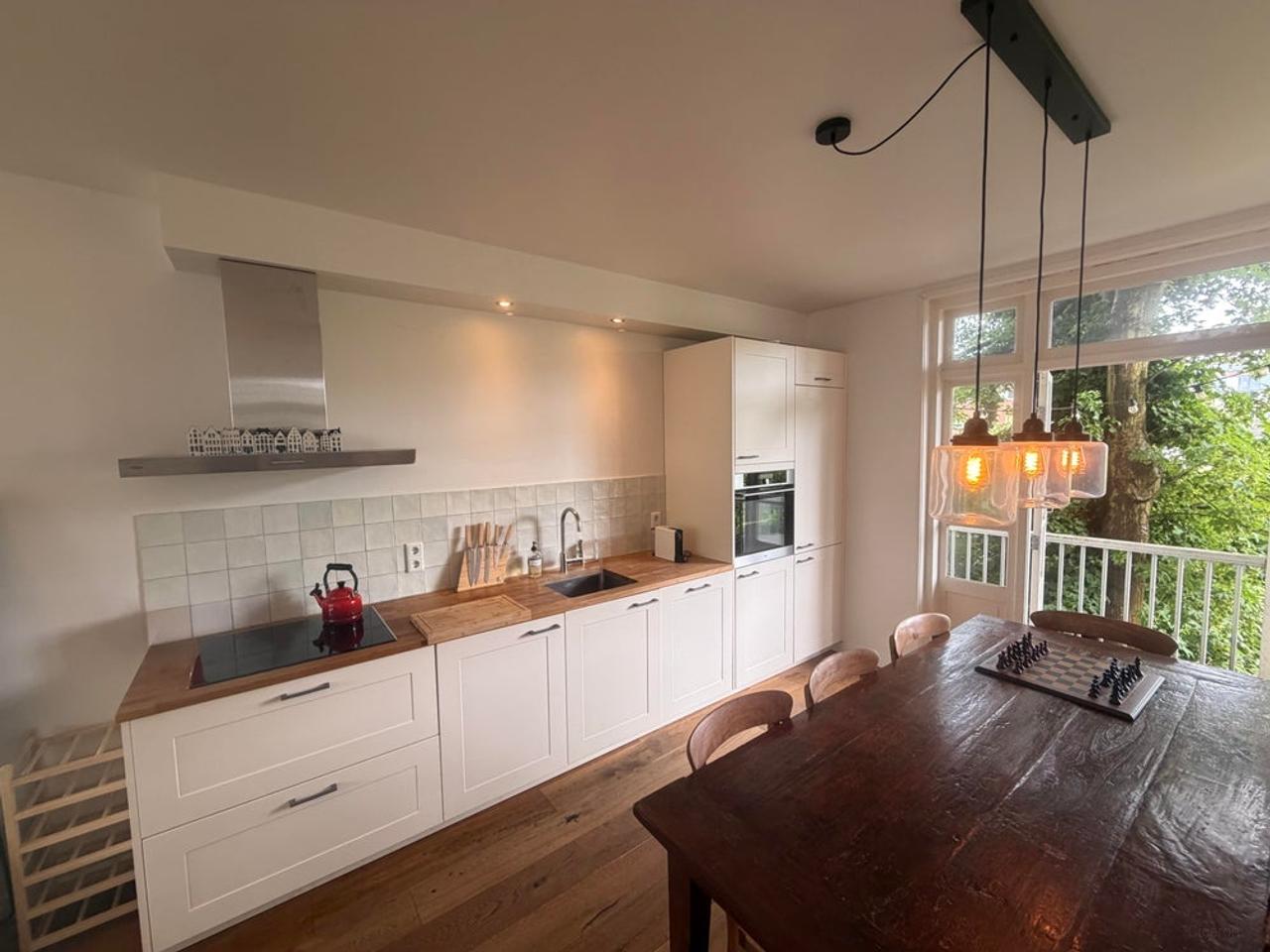 Bright 2-bedroom apartment with 2 balconies - Image 6
