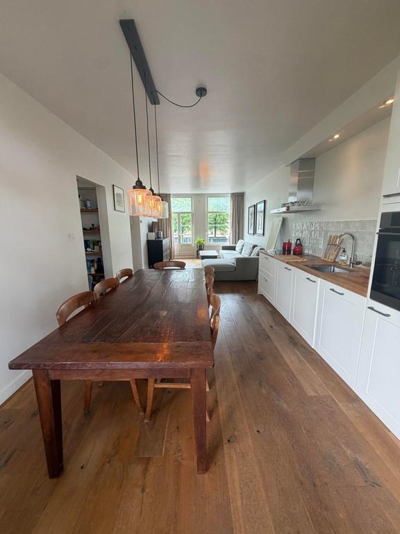 Bright 2-bedroom apartment with 2 balconies - Image 9