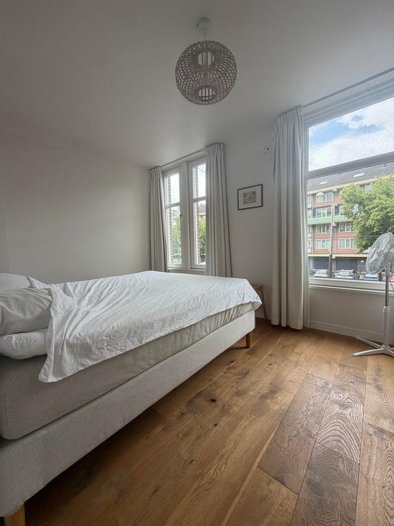 Bright 2-bedroom apartment with 2 balconies - Image 10