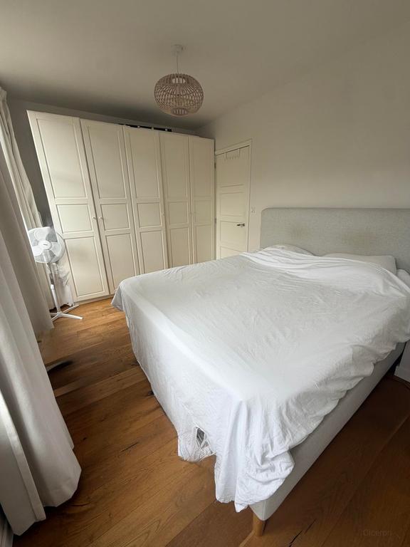 Bright 2-bedroom apartment with 2 balconies - Image 11