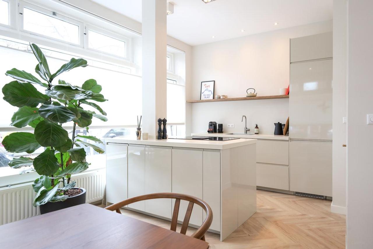 71 m² benedenwoning bij het Vondelpark - Afbeelding 1