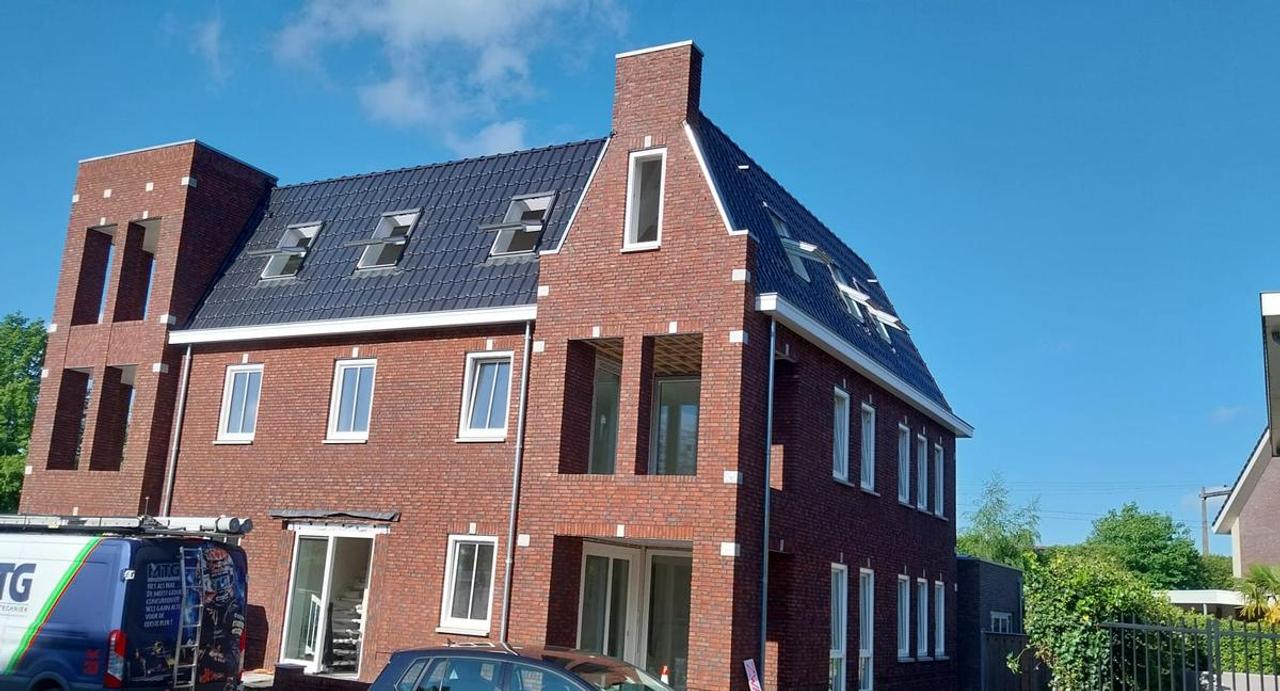 Newly Built Apartment with 3 Bedrooms - Image 2