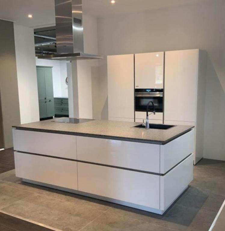 Newly Built Apartment with 3 Bedrooms - Image 4