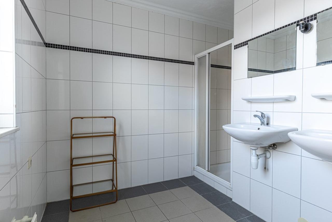 Vrij aan het kanaal met sauna - Afbeelding 13