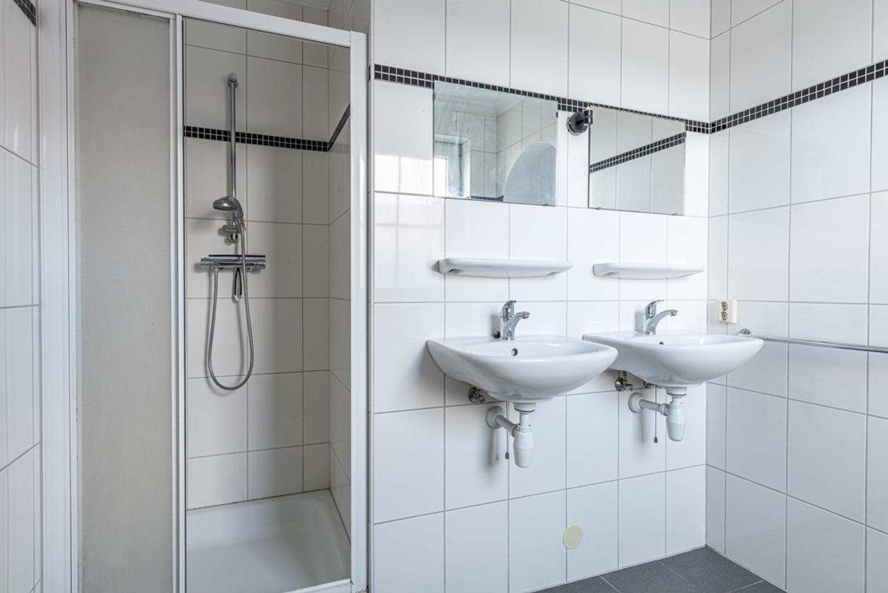 Vrij aan het kanaal met sauna - Afbeelding 14