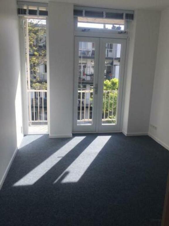 3 slaapkamers en oostbalkon in Amsterdam - Afbeelding 4
