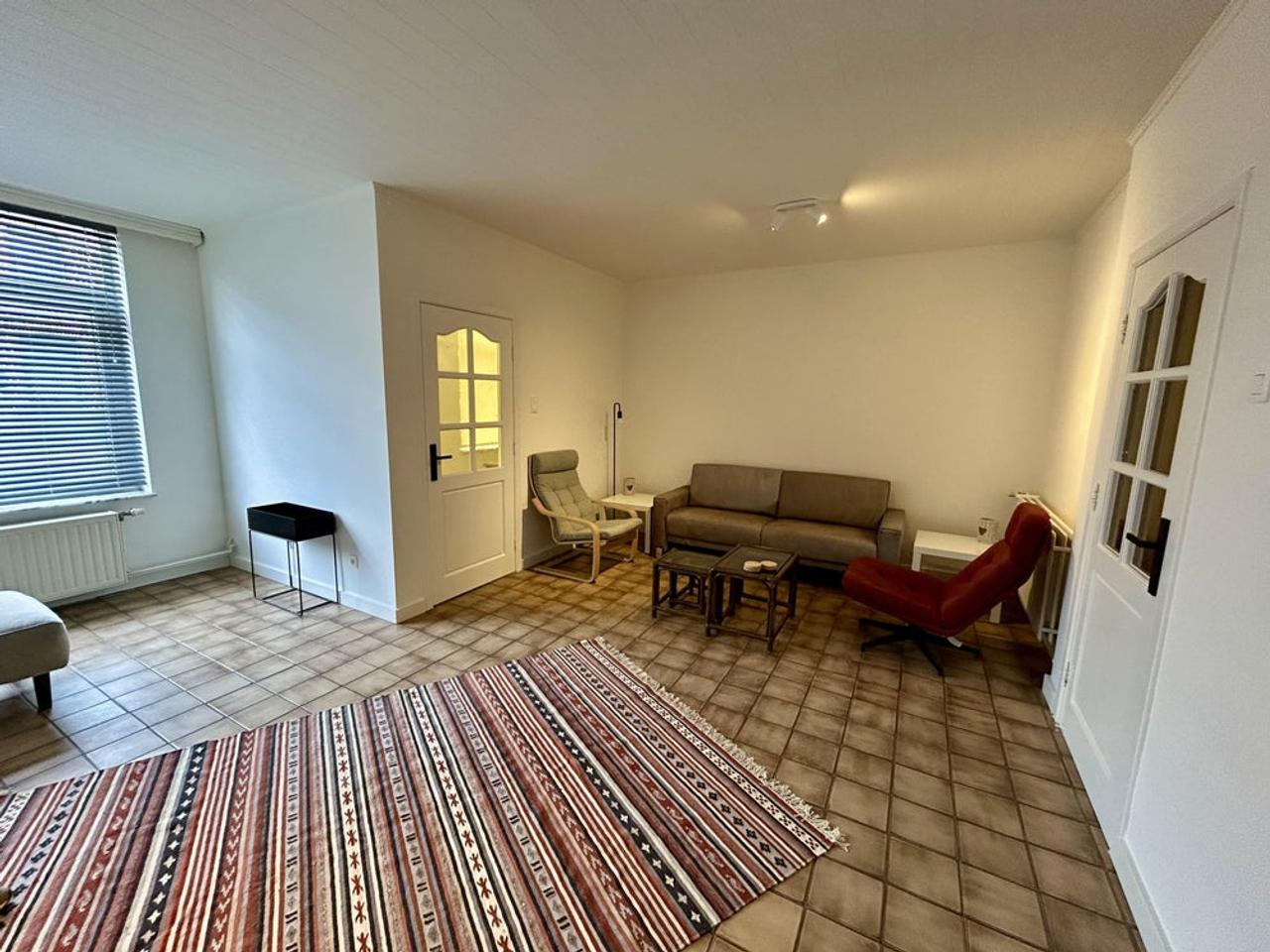 Gemeubileerd huis met 3 slaapkamers - Afbeelding 1