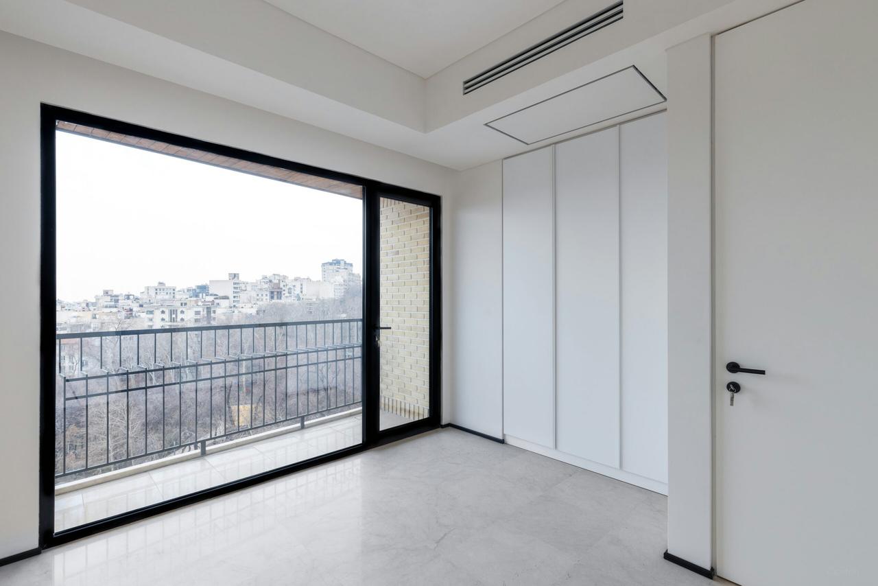 Modern 2-bedroom apartment in Zuidas - Image 2