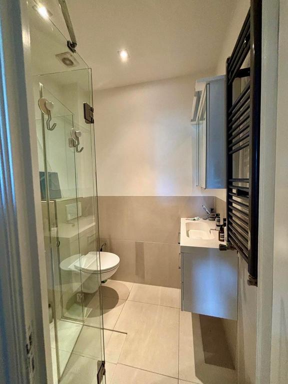 Licht appartement met balkon in Oud-West - Afbeelding 14