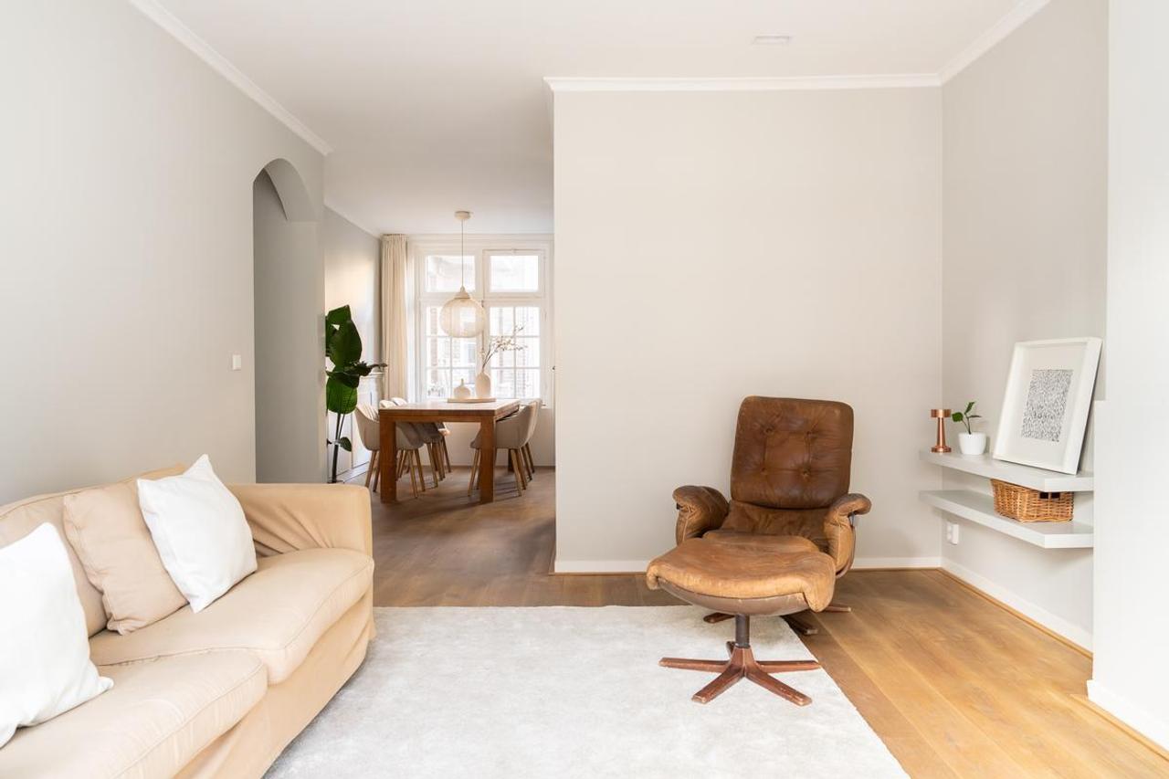 Licht 2-kamerappartement met balkon - Afbeelding 1