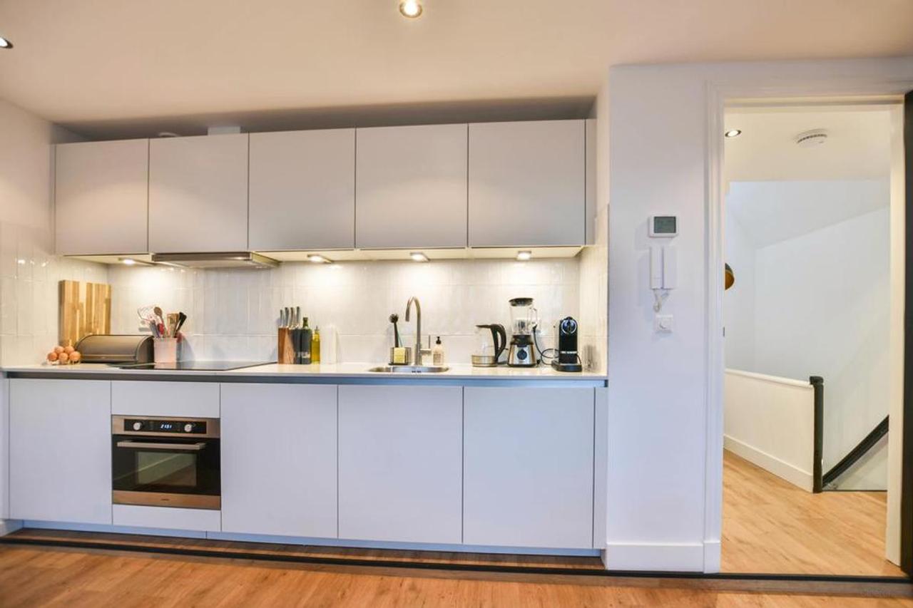 Zuidbalkon en 2 slaapkamers in Amsterdam - Afbeelding 1