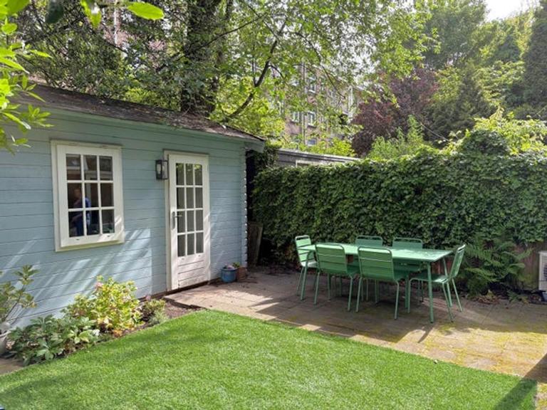 Benedenhuis met zonnige tuin in Rivierenbuurt - Afbeelding 8