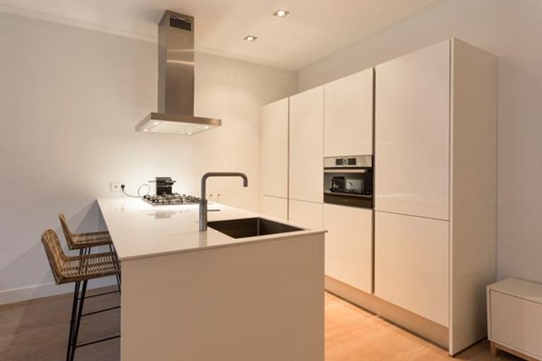 Licht 3-kamerappartement met balkon in De Pijp - Afbeelding 6