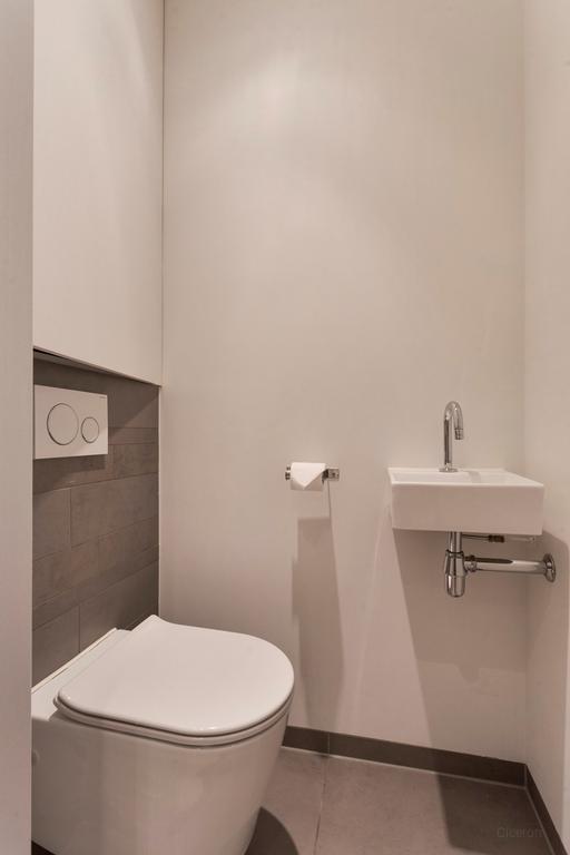 Licht 3-kamerappartement met balkon in De Pijp - Afbeelding 11