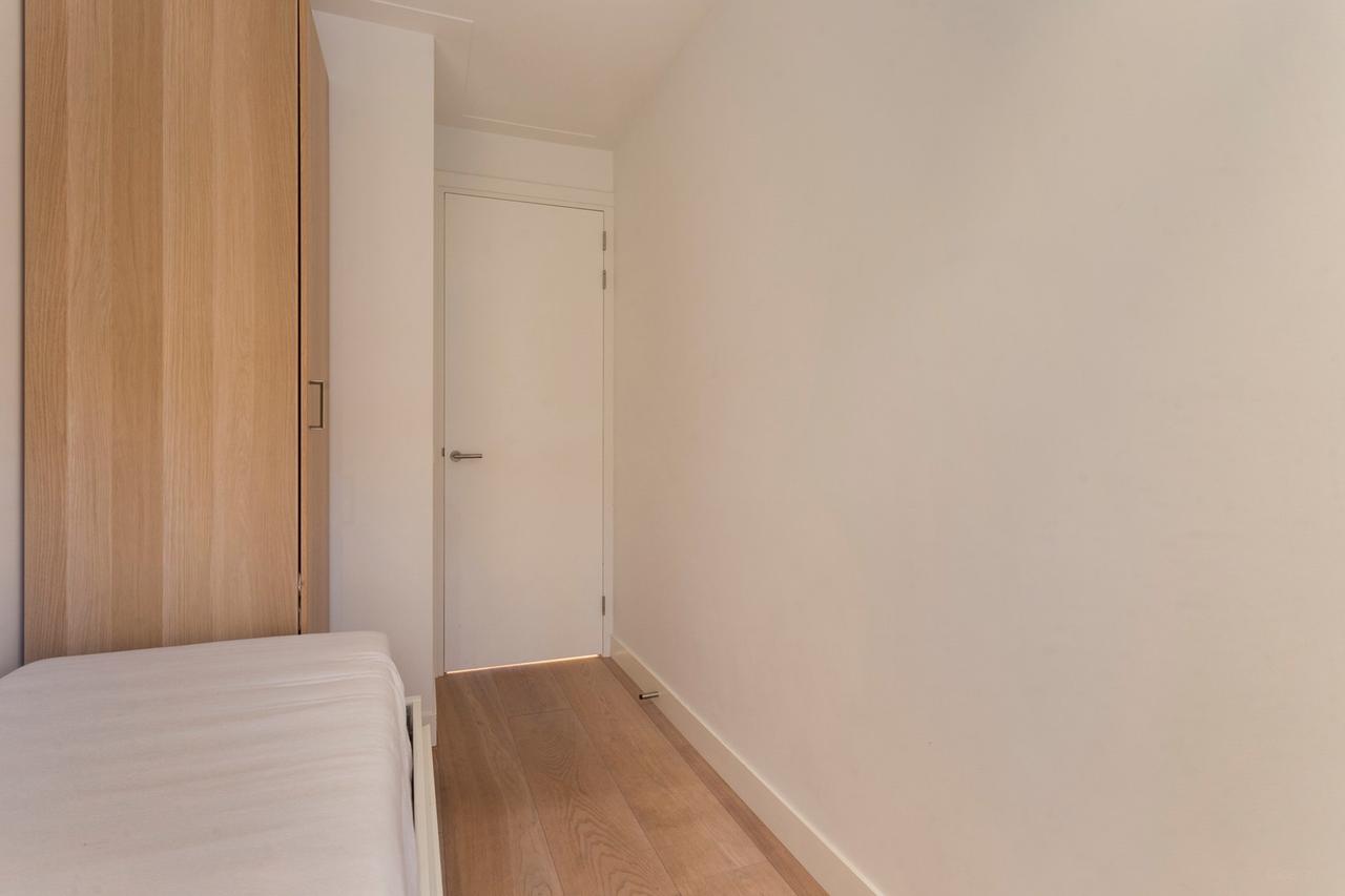 Licht 3-kamerappartement met balkon in De Pijp - Afbeelding 16