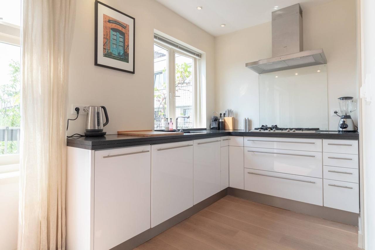 Drieslaapkamerappartement aan de Amstel - Afbeelding 4