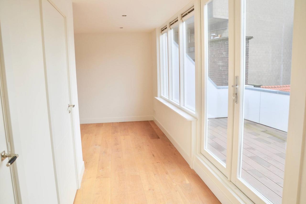 Gemeubileerde loft met dakterras in centrum - Afbeelding 7
