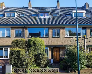 House with 5 bedrooms and south-facing garden