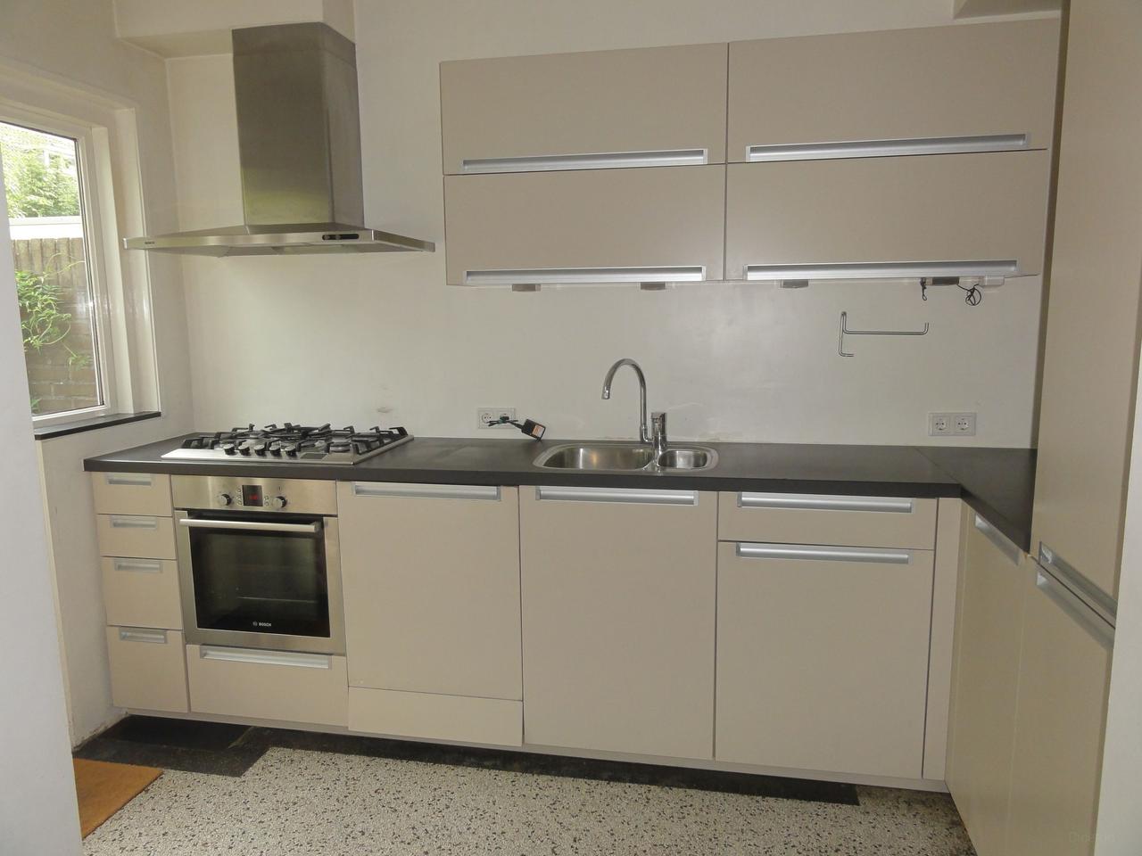 House with 5 bedrooms and south-facing garden - Image 7