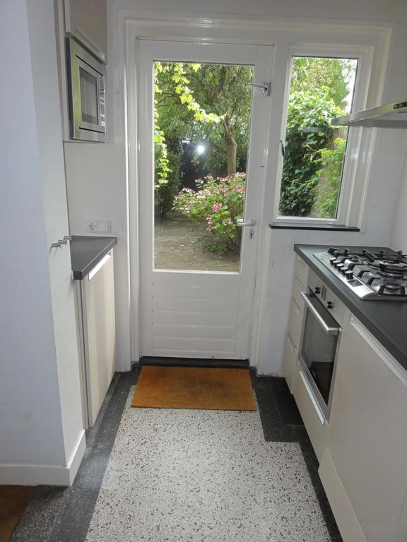 House with 5 bedrooms and south-facing garden - Image 8