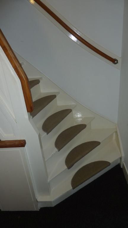 House with 5 bedrooms and south-facing garden - Image 12