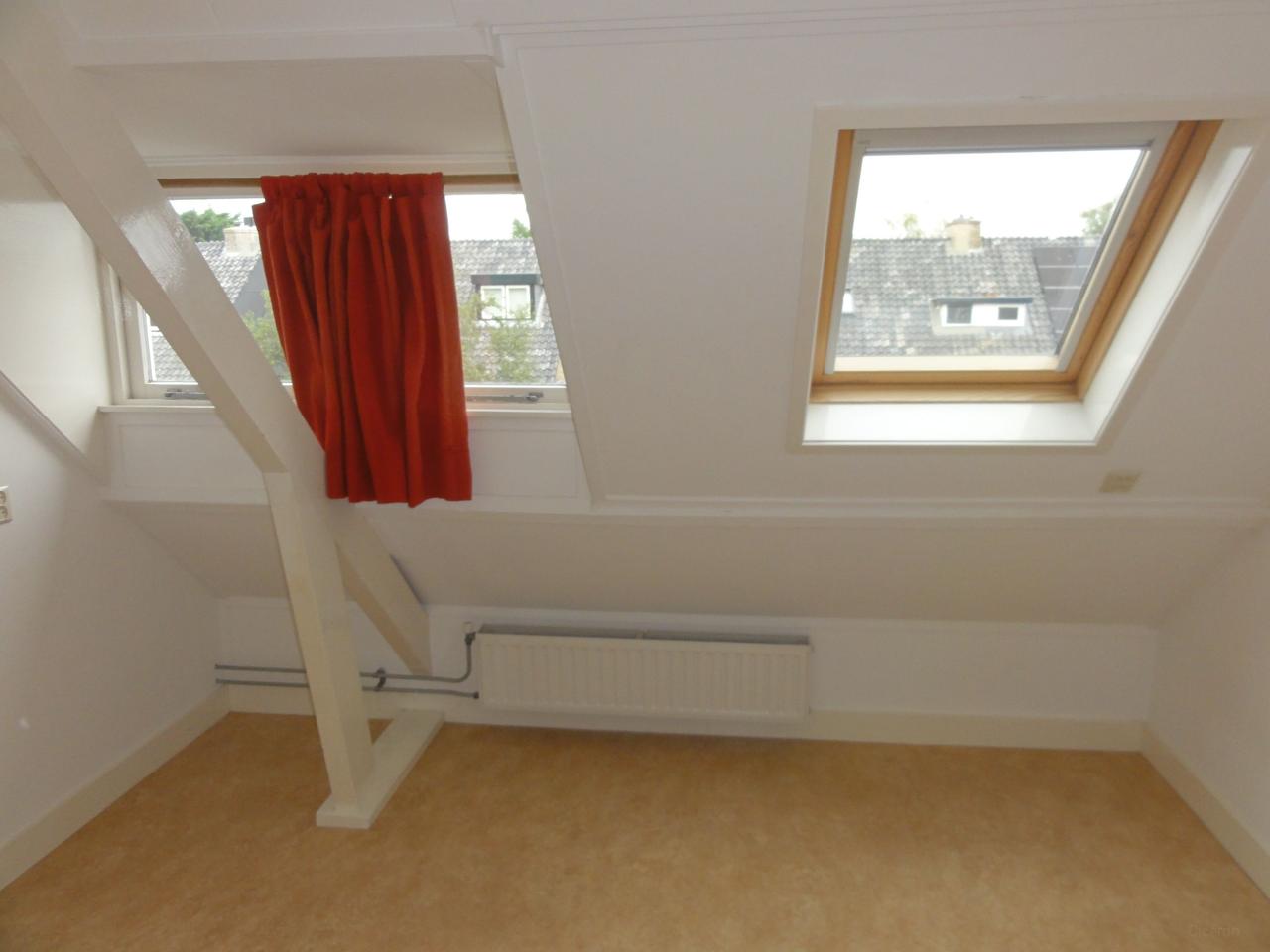 House with 5 bedrooms and south-facing garden - Image 21