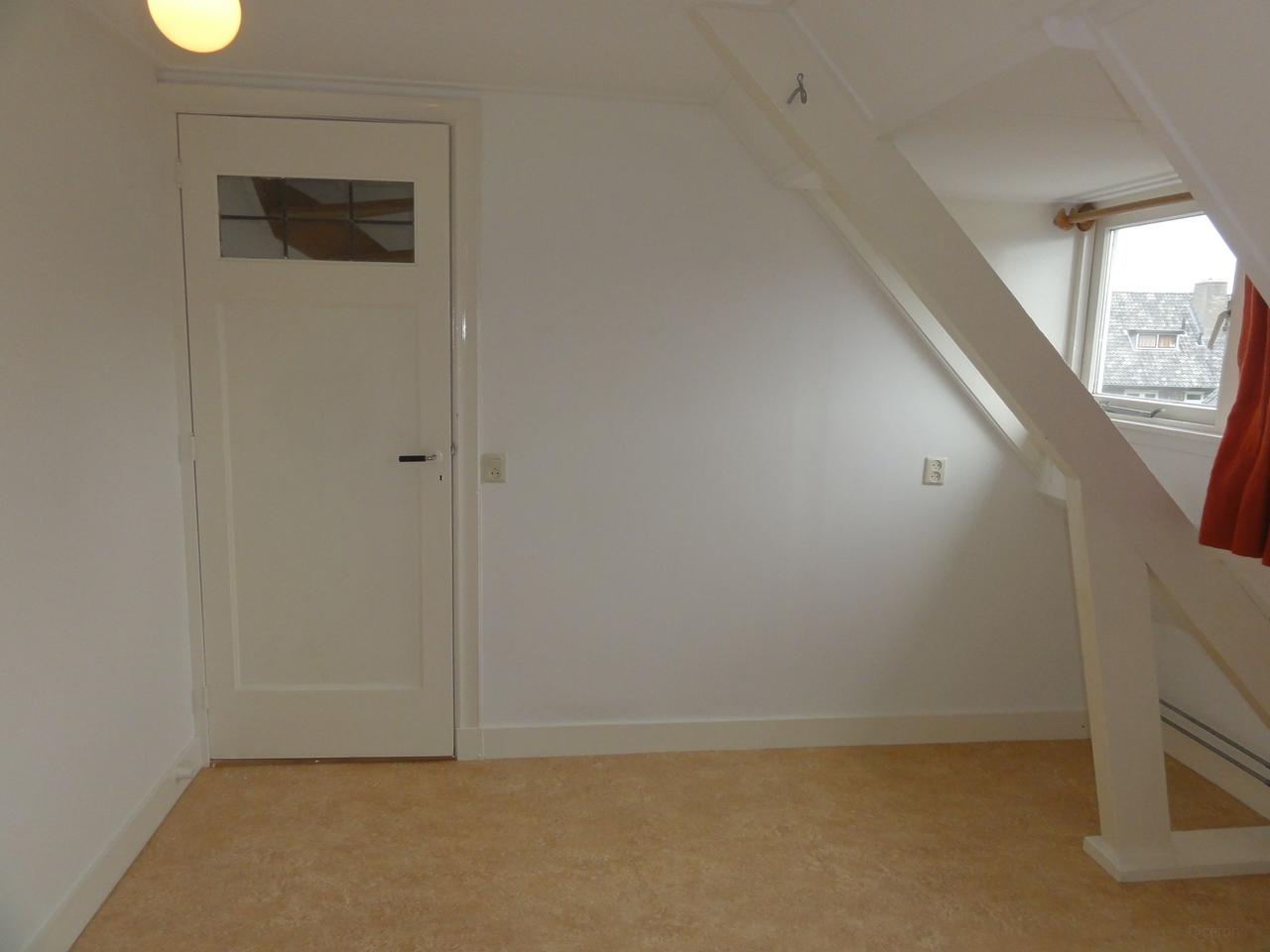 House with 5 bedrooms and south-facing garden - Image 22