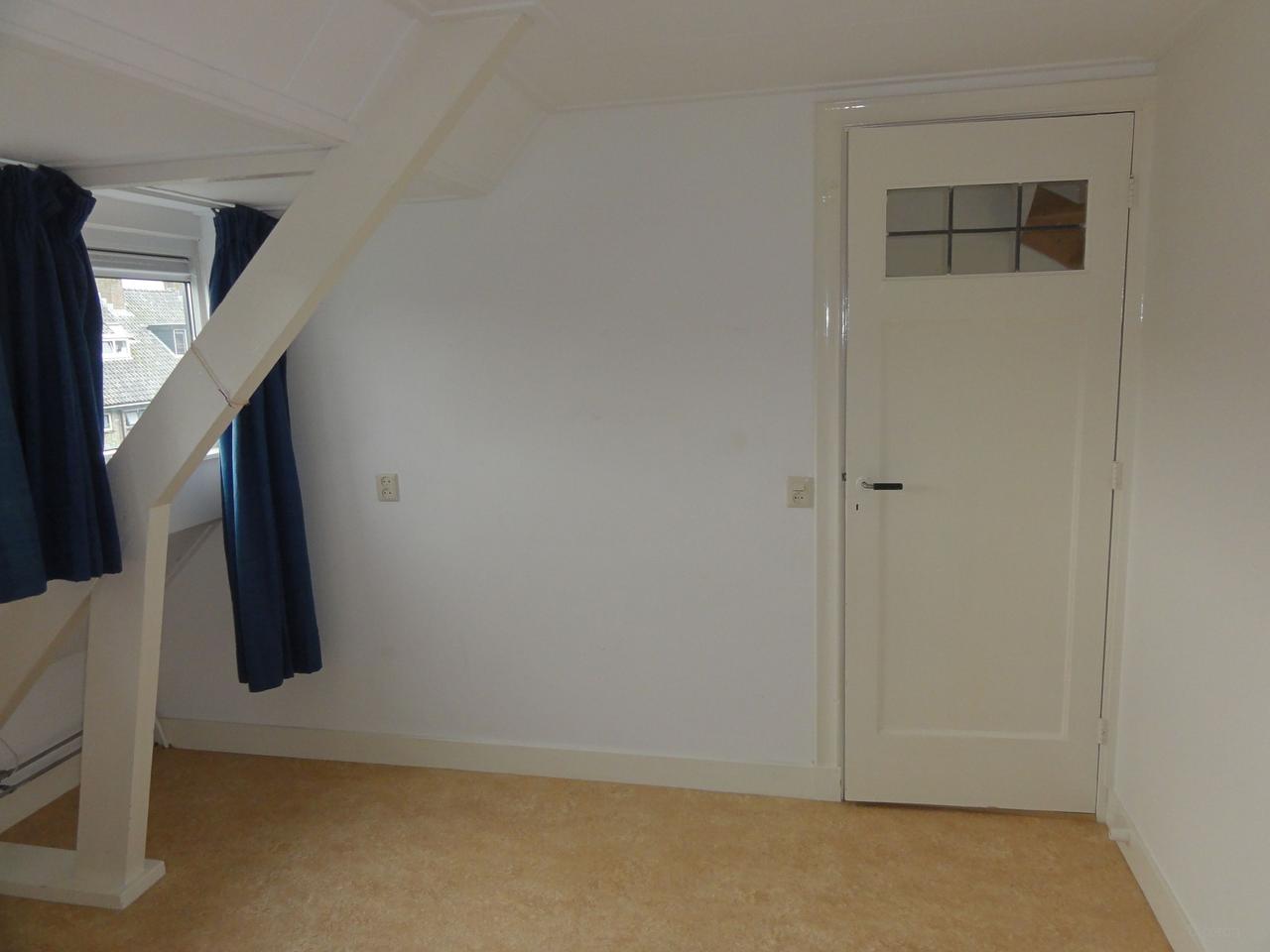 House with 5 bedrooms and south-facing garden - Image 24