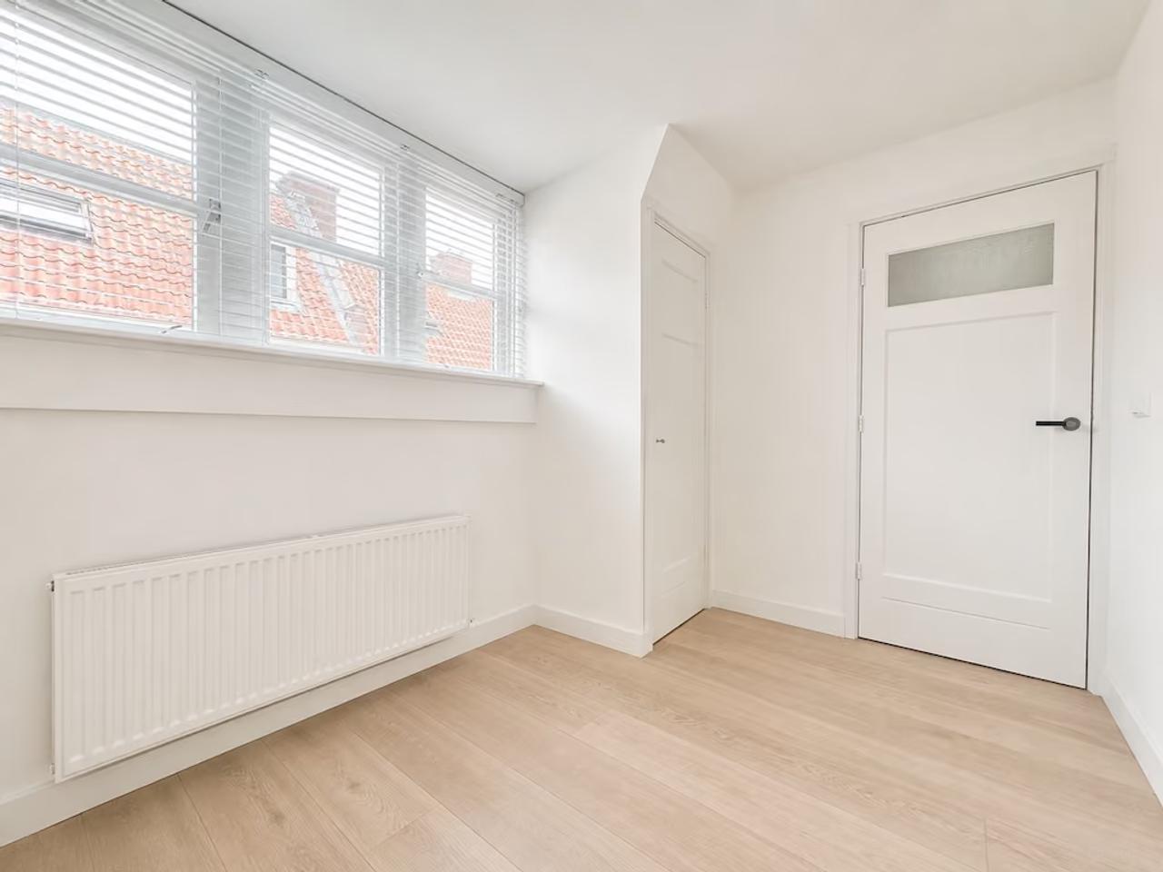 Family Home with Garden in Naarden Vesting - Image 12