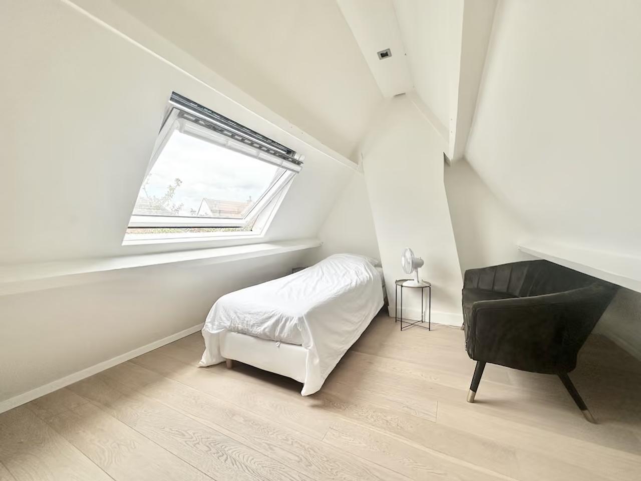 Family Home with Garden in Naarden Vesting - Image 13