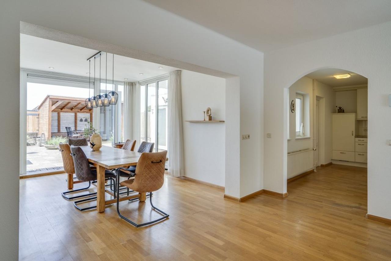 170 m² Furnished Apartment with Roof Terrace in Horst - Image 19