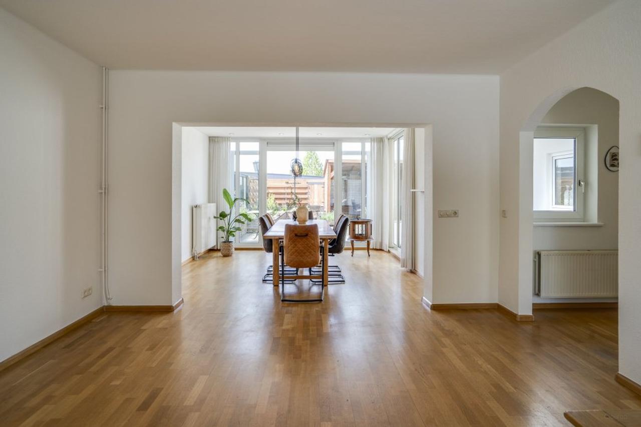 170 m² Furnished Apartment with Roof Terrace in Horst - Image 20