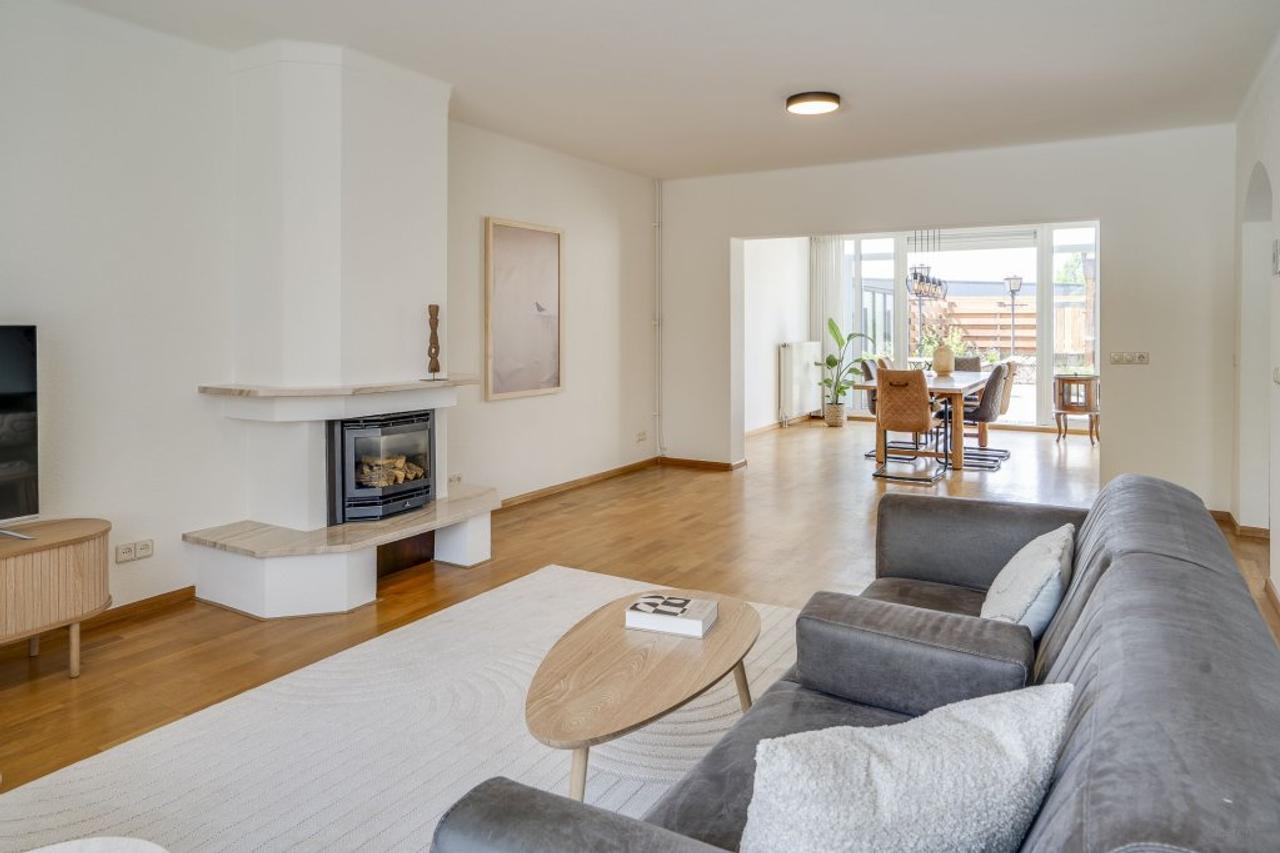 170 m² Furnished Apartment with Roof Terrace in Horst - Image 25