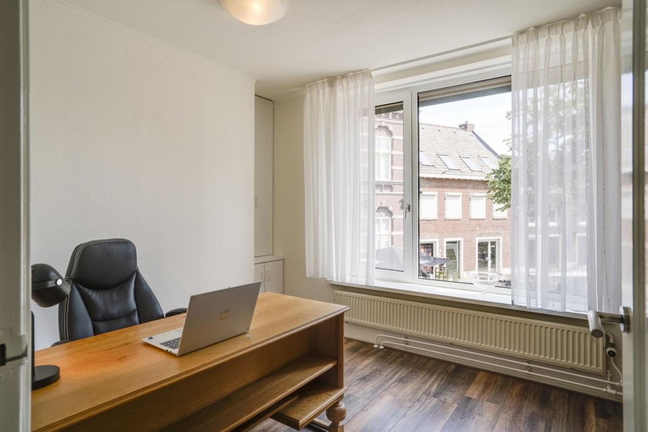 170 m² Furnished Apartment with Roof Terrace in Horst - Image 28
