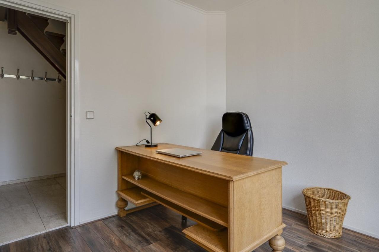 170 m² Furnished Apartment with Roof Terrace in Horst - Image 30