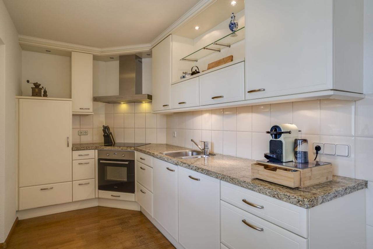 170 m² Furnished Apartment with Roof Terrace in Horst - Image 32