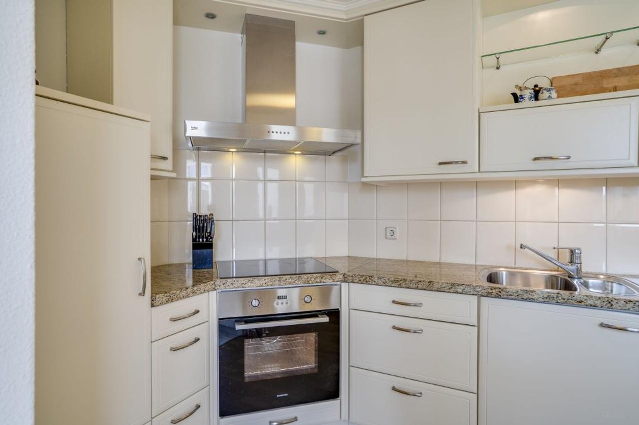 170 m² Furnished Apartment with Roof Terrace in Horst - Image 34