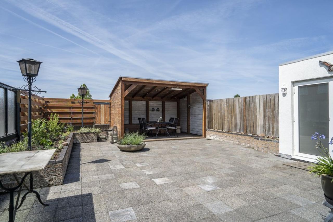 170 m² Furnished Apartment with Roof Terrace in Horst - Image 36