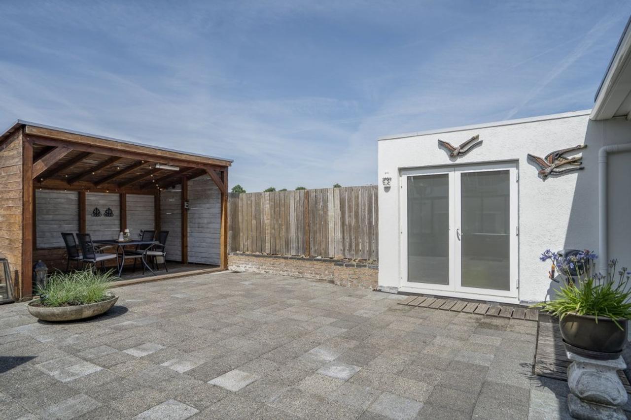 170 m² Furnished Apartment with Roof Terrace in Horst - Image 37