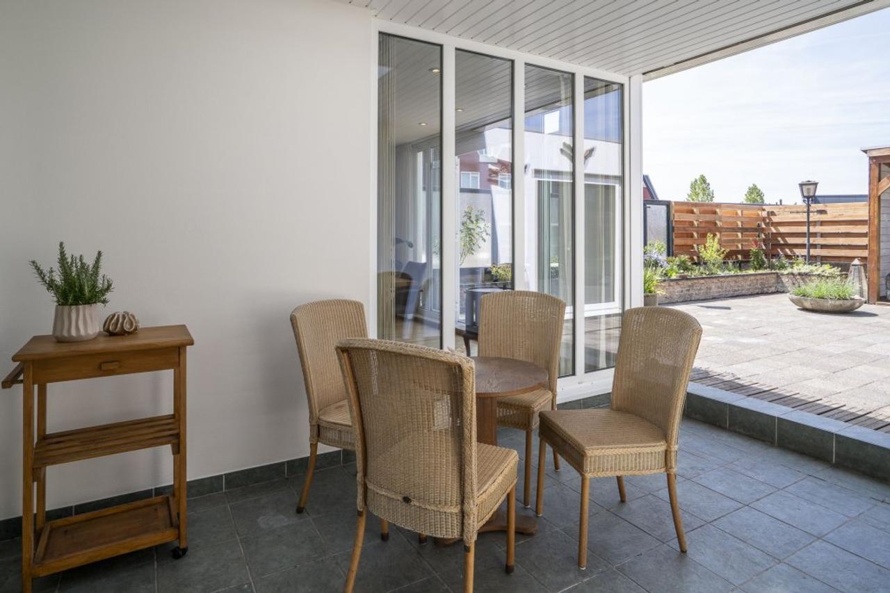 170 m² Furnished Apartment with Roof Terrace in Horst - Image 44
