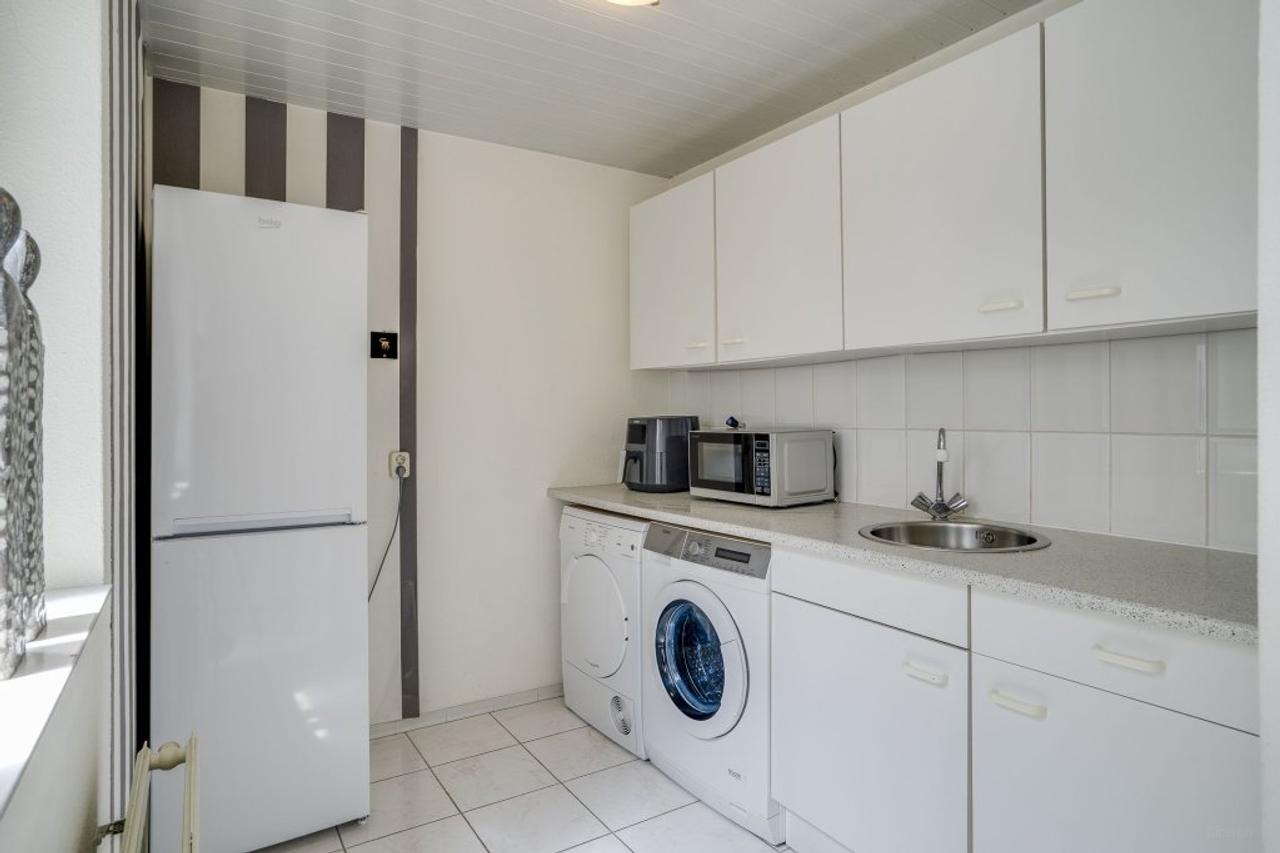 170 m² Furnished Apartment with Roof Terrace in Horst - Image 45