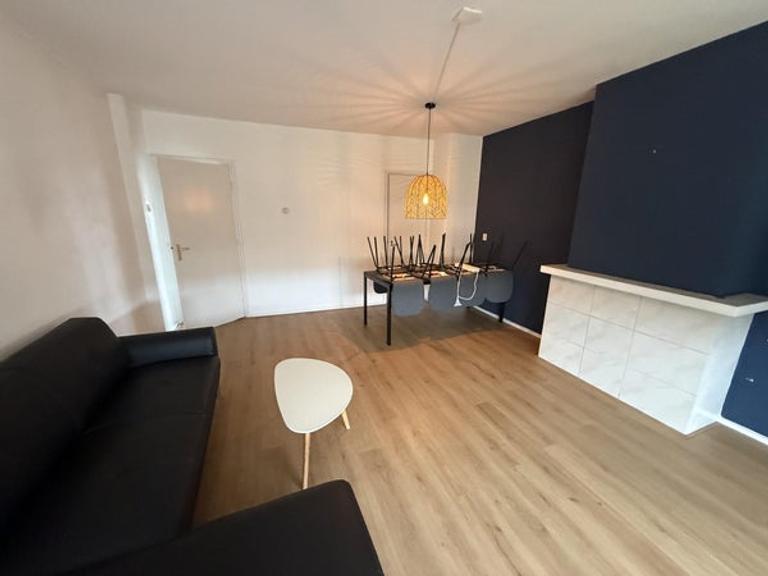 Furnished 2-bedroom apartment near the station - Image 5