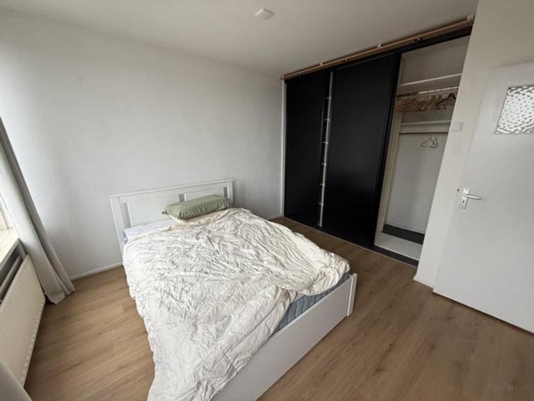 Furnished 2-bedroom apartment near the station - Image 7