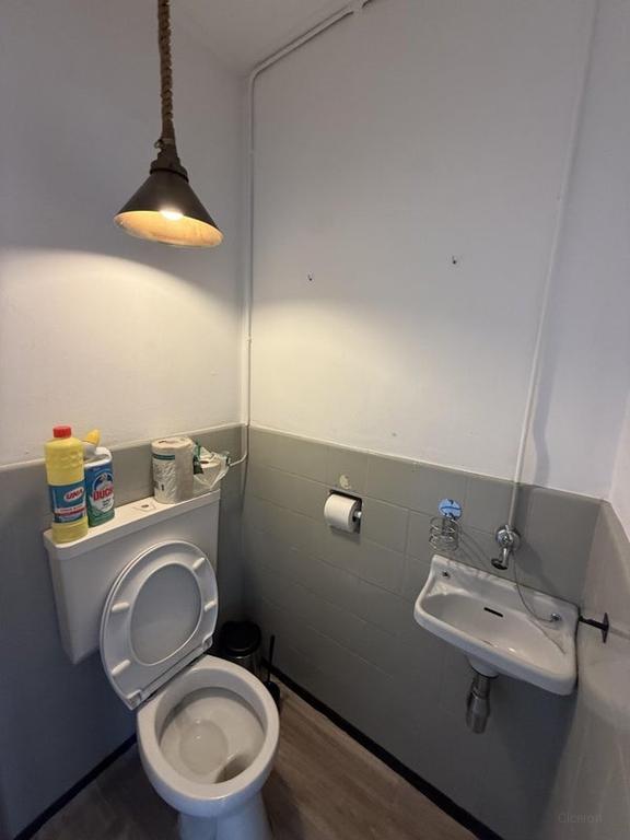 Furnished 2-bedroom apartment near the station - Image 8