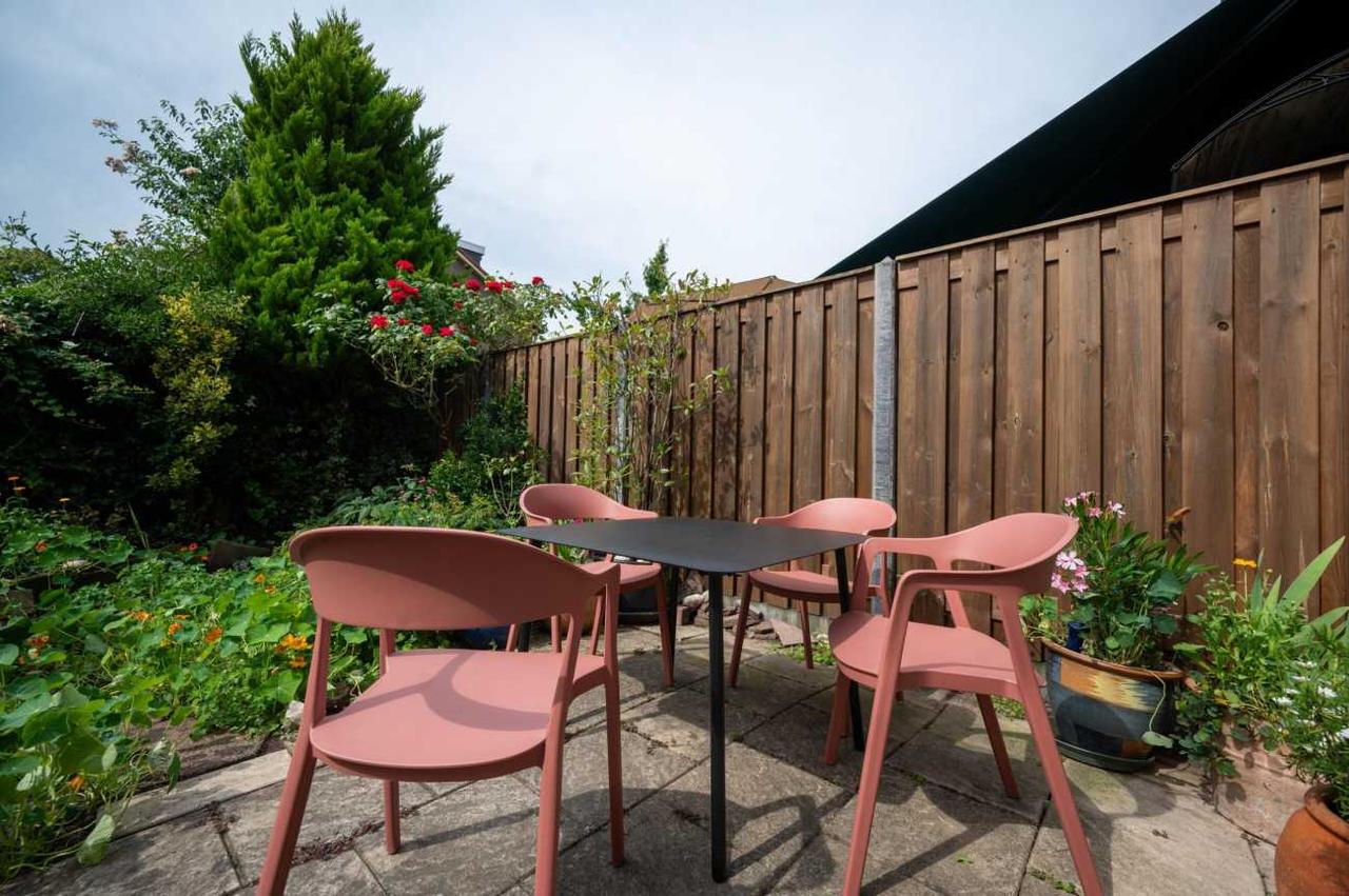 Gemeubileerd huis met tuin in Slotermeer - Afbeelding 9