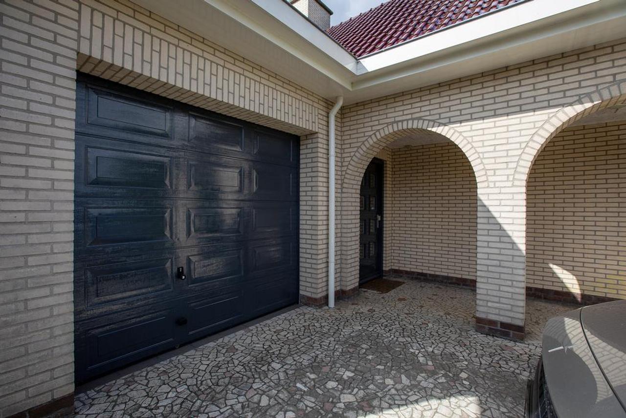 Detached villa with garden in Hazerswoude - Image 2
