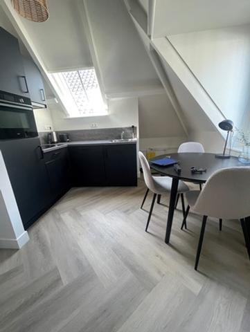 Gemeubileerd 2-kamerappartement in centrum - Afbeelding 2