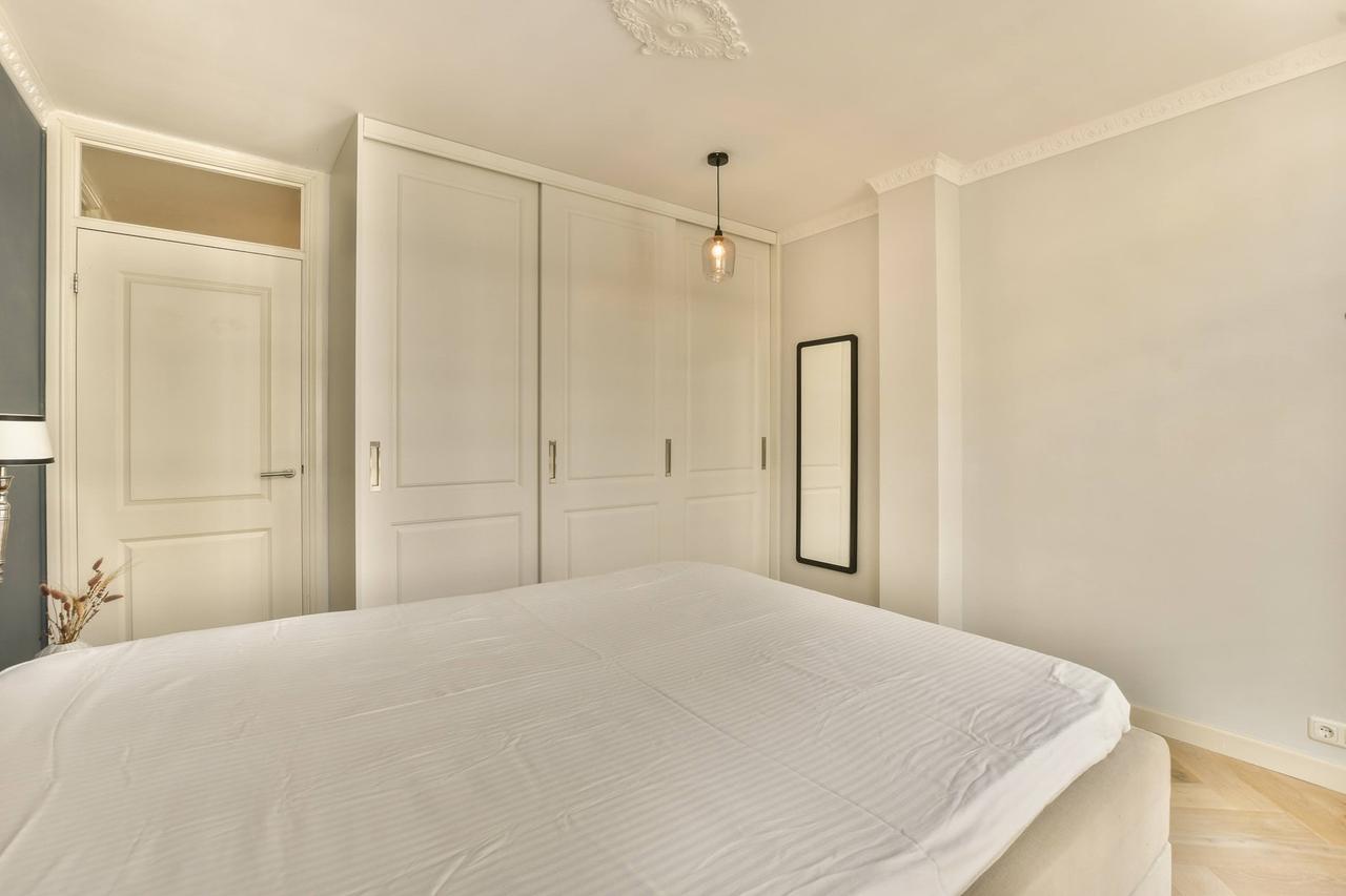 Licht 2-slaapkamer appartement in De Pijp - Afbeelding 16