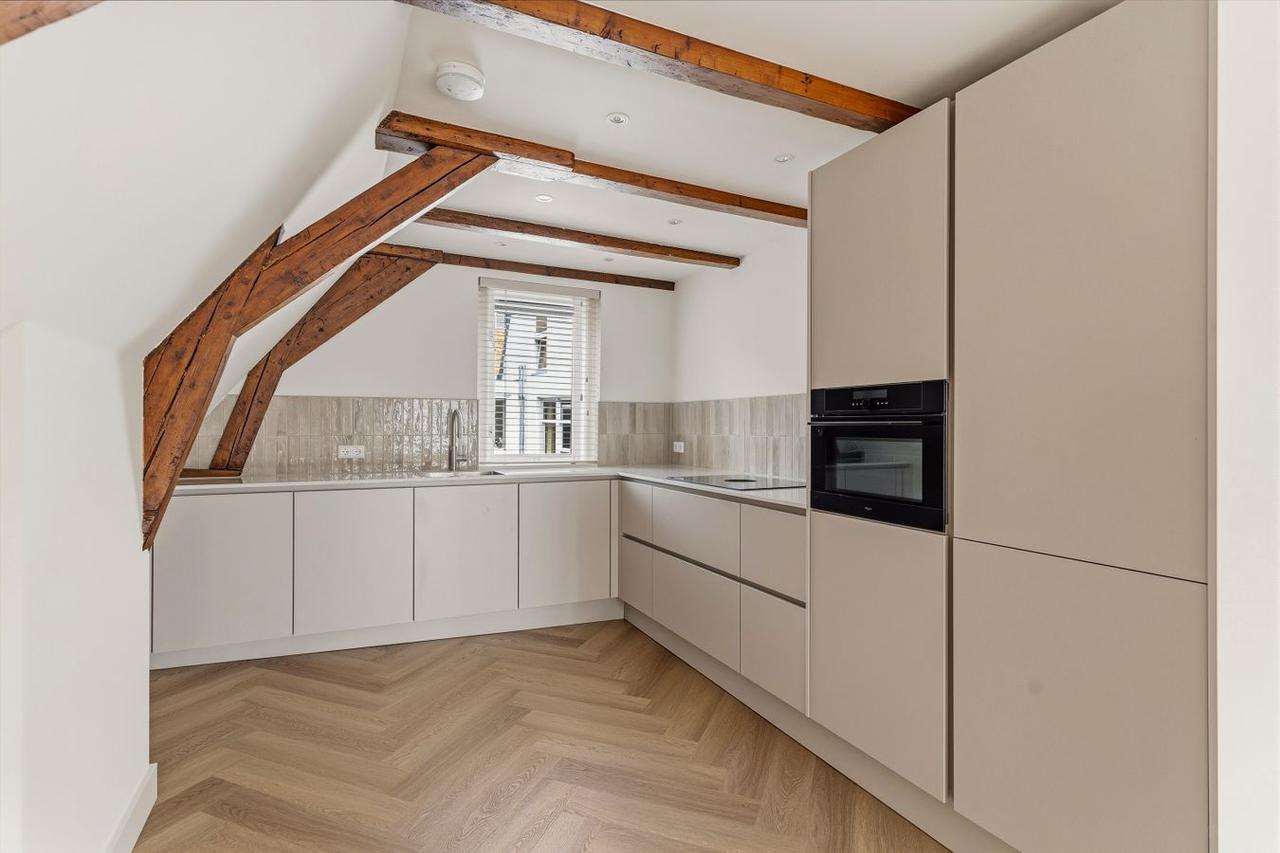 Apartment on Haarlemmerstraat - Image 12