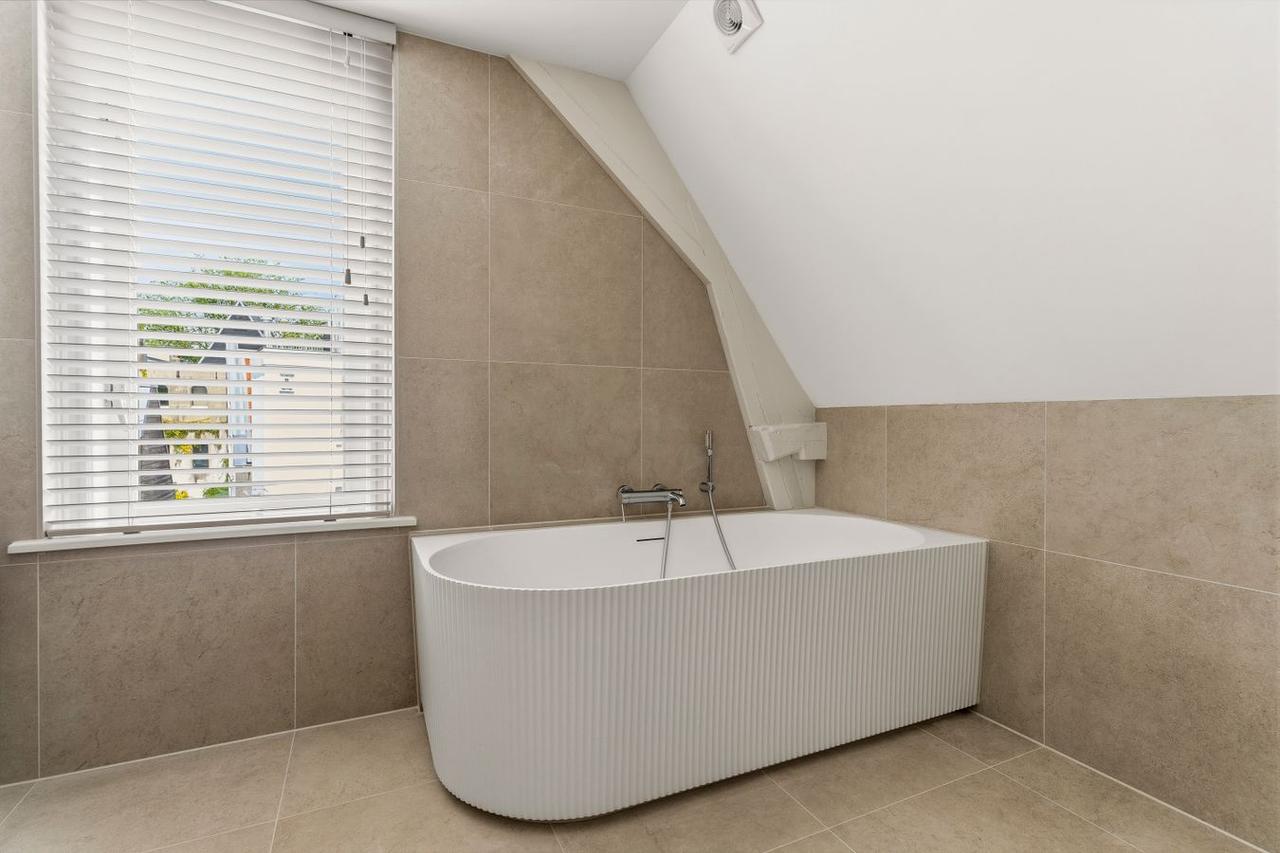Apartment on Haarlemmerstraat - Image 23